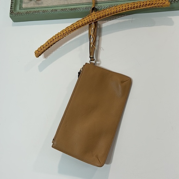 Calvin Klein zip wristlet clutch camel cream leather gold hardware bag - Picture 4 of 8